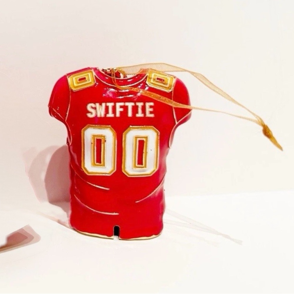 Taylor Swift EXCLUSIVE Kansas City Chiefs Bag Charm / Ornament (1) Sold Out!
